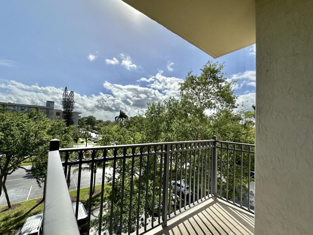27 Royal Palm Way 406, Boca Raton, FL 33432