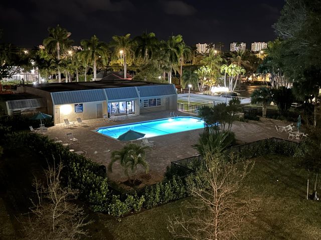27 Royal Palm Way 406, Boca Raton, FL 33432