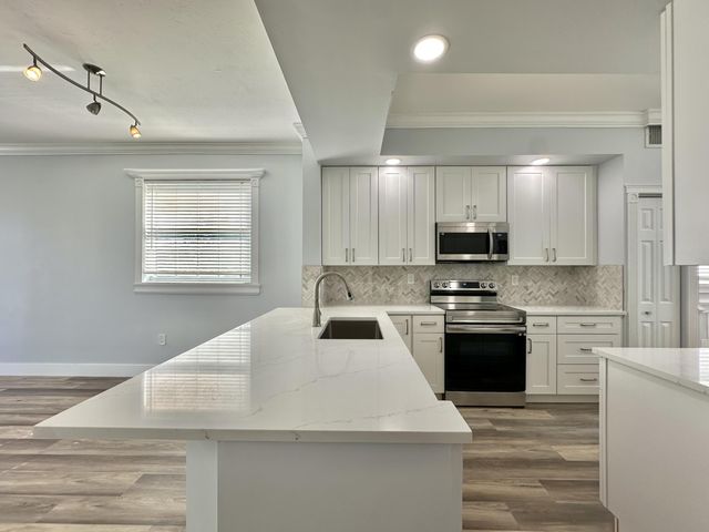 27 Royal Palm Way 406, Boca Raton, FL 33432