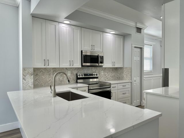 27 Royal Palm Way 406, Boca Raton, FL 33432