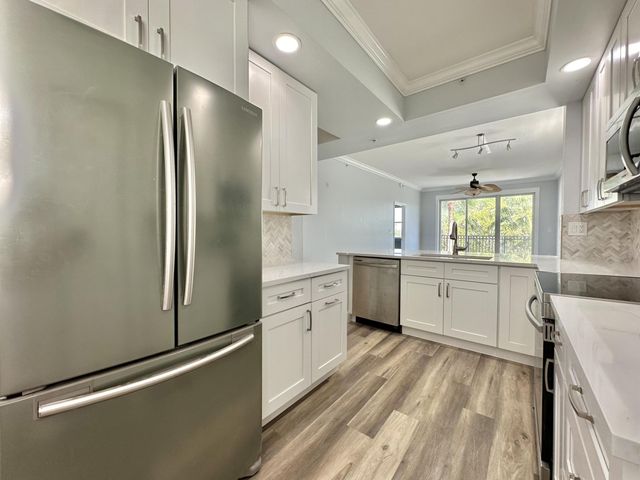 27 Royal Palm Way 406, Boca Raton, FL 33432