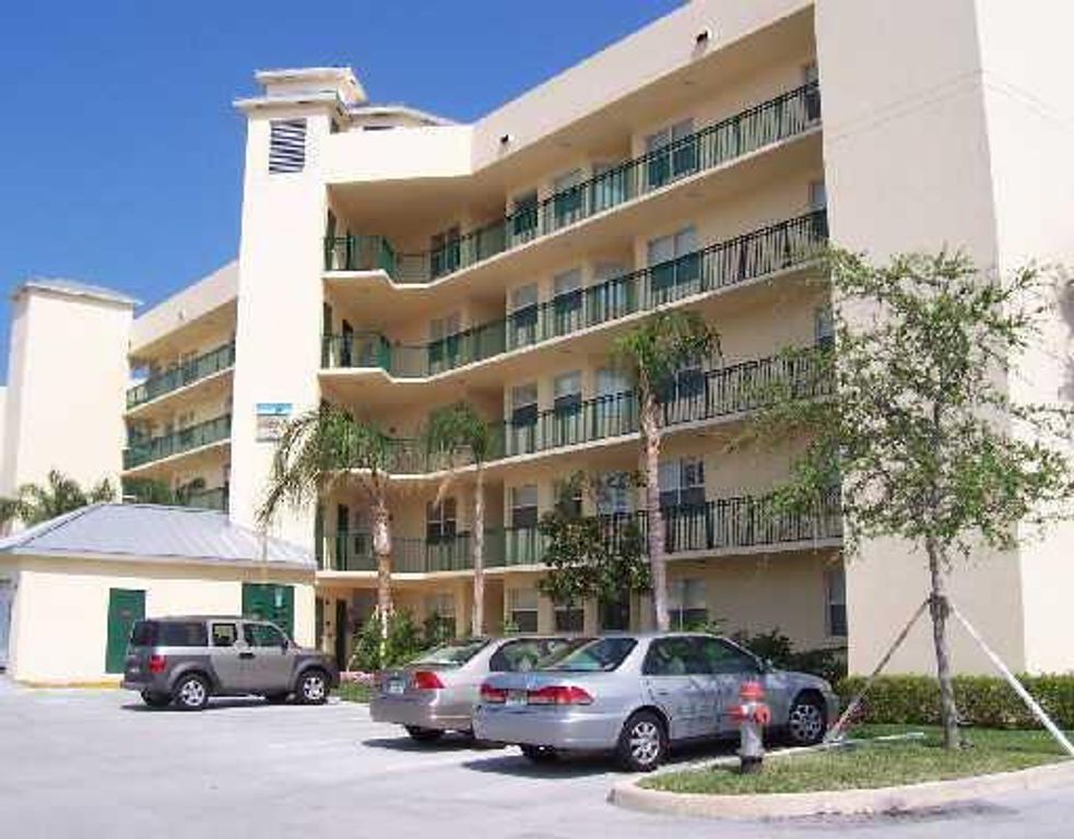 27 Royal Palm Way 406, Boca Raton, FL 33432