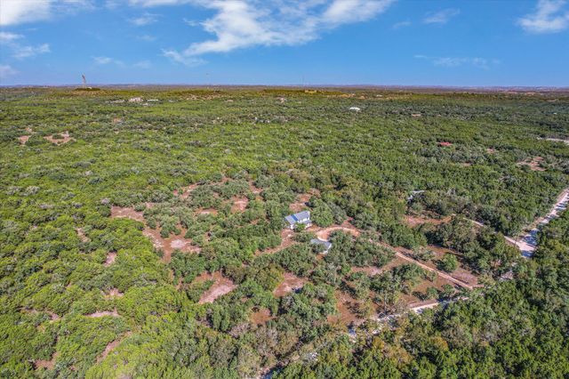 401 N RAINBOW RANCH RD, Wimberley, TX 78676
