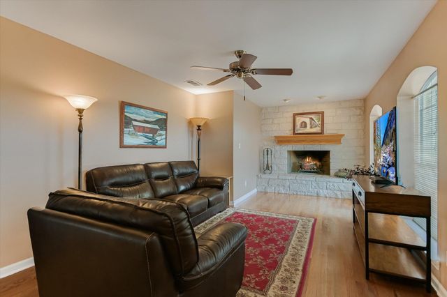 401 N RAINBOW RANCH RD, Wimberley, TX 78676
