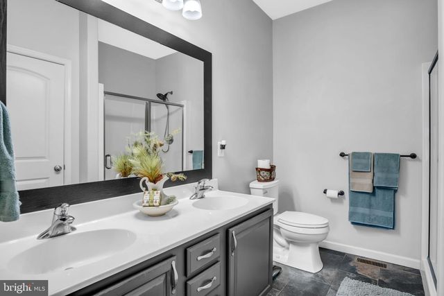 8 GLENN VW, Carlisle, PA 17013