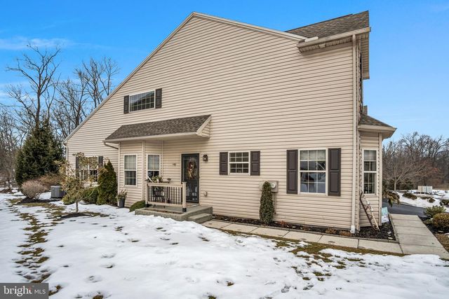 8 GLENN VW, Carlisle, PA 17013