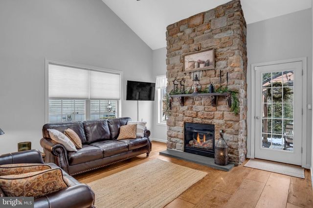 8 GLENN VW, Carlisle, PA 17013