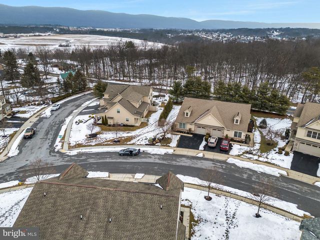 8 GLENN VW, Carlisle, PA 17013