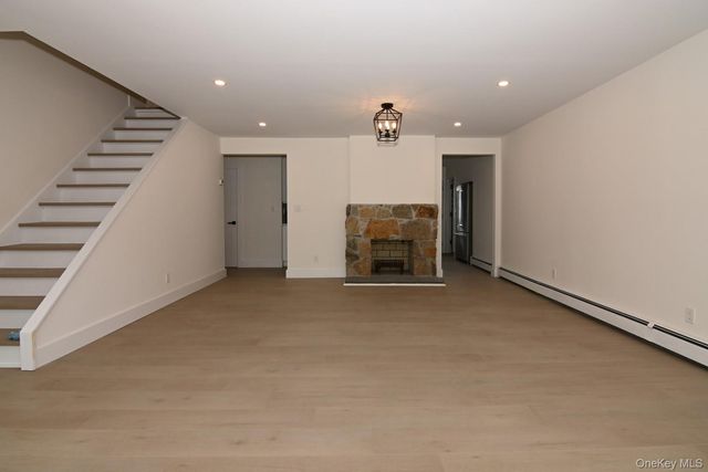 15 Bond Lane, Hicksville, NY 11801