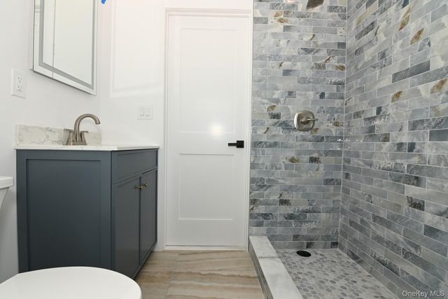 15 Bond Lane, Hicksville, NY 11801