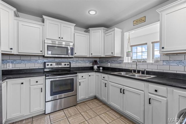 110 Crossover Ridge Road, Fredericktown, MO 63645