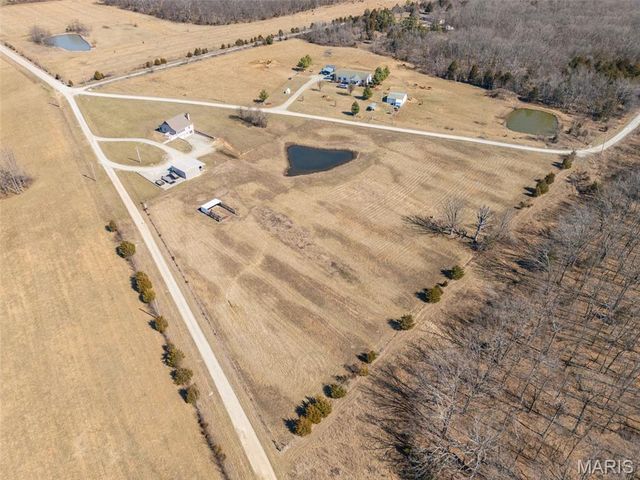 110 Crossover Ridge Road, Fredericktown, MO 63645