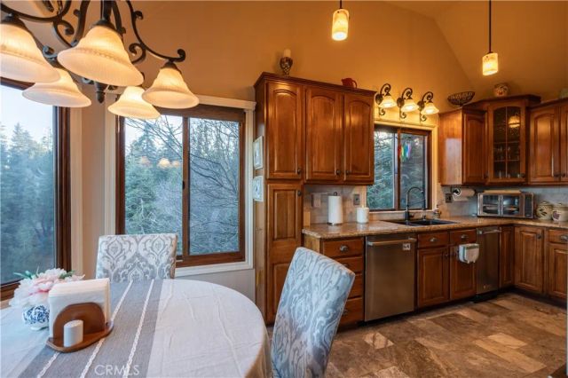 26335 Walnut Hills Drive, Lake Arrowhead, CA 92352