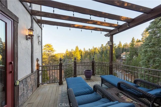 26335 Walnut Hills Drive, Lake Arrowhead, CA 92352