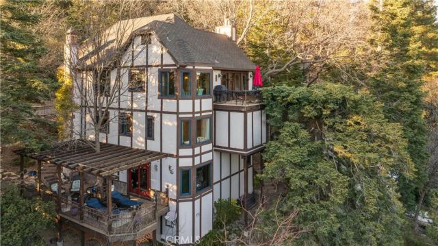 26335 Walnut Hills Drive, Lake Arrowhead, CA 92352