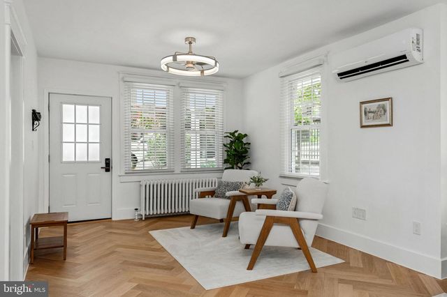 2122 N THOMAS ST, Arlington, VA 22207