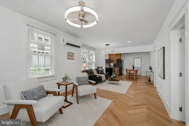 2122 N THOMAS ST, Arlington, VA 22207