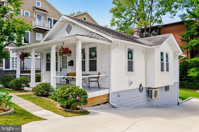 2122 N THOMAS ST, Arlington, VA 22207