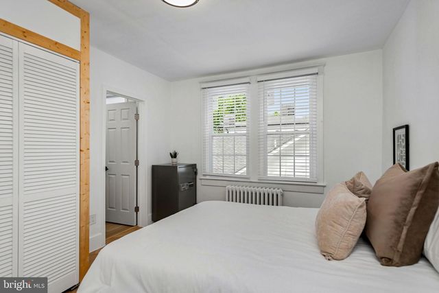 2122 N THOMAS ST, Arlington, VA 22207