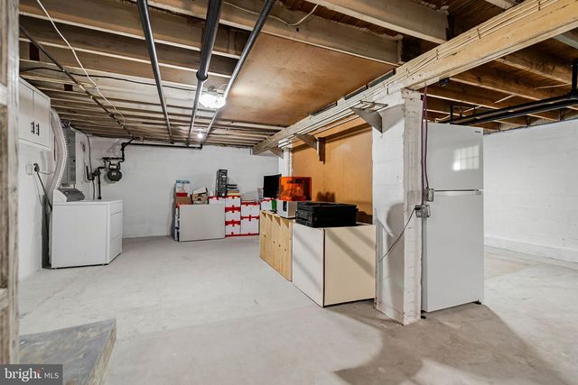 2122 N THOMAS ST, Arlington, VA 22207