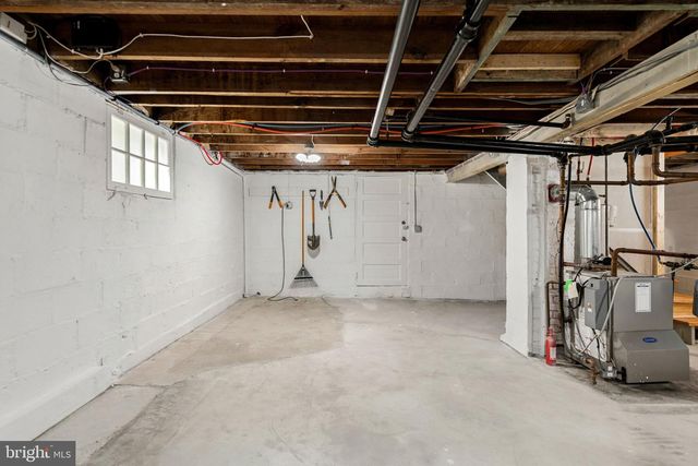 2122 N THOMAS ST, Arlington, VA 22207