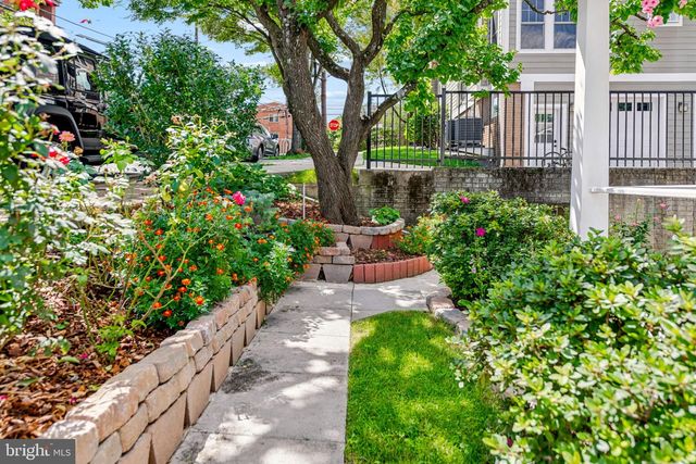 2122 N THOMAS ST, Arlington, VA 22207