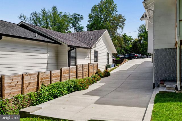 2122 N THOMAS ST, Arlington, VA 22207