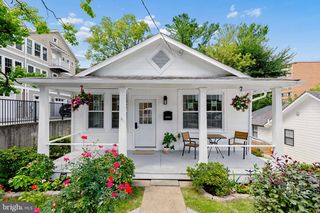 2122 N THOMAS ST, Arlington, VA 22207