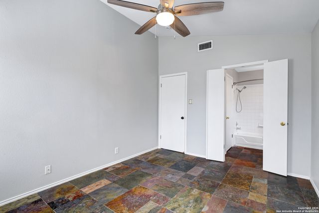 9406 SWANS XING, San Antonio, TX 78250