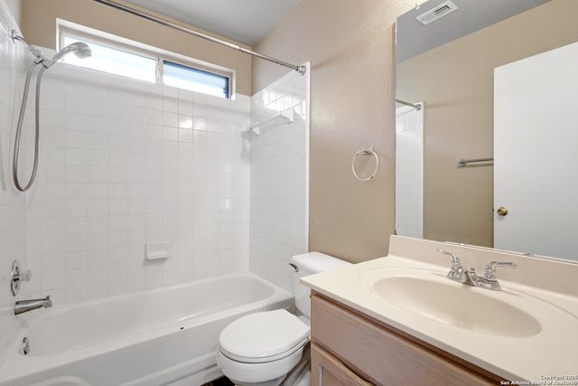 9406 SWANS XING, San Antonio, TX 78250