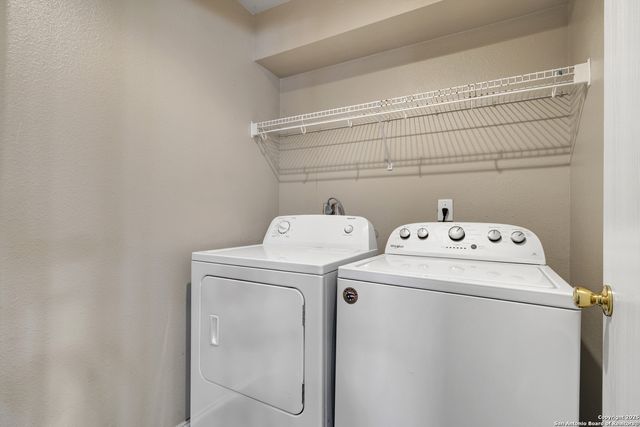9406 SWANS XING, San Antonio, TX 78250