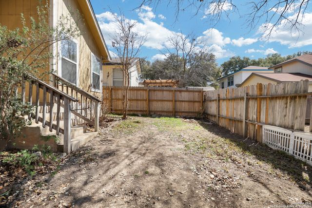 9406 SWANS XING, San Antonio, TX 78250
