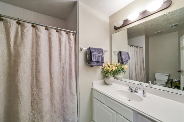 2612 Sun Flare Lane, Pearland, TX 77584