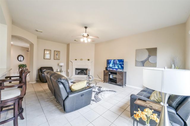 2612 Sun Flare Lane, Pearland, TX 77584