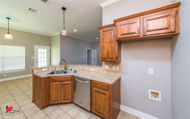 141 Satinwood Cir, Haughton, LA 71037