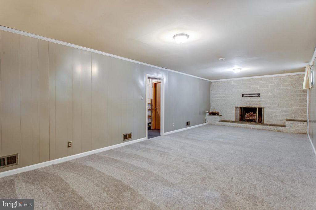 6105 PARKVIEW LN, Clinton, MD 20735