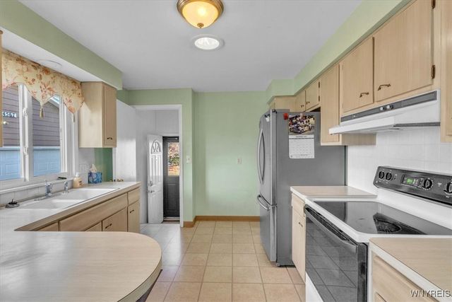 4567 Beach Ridge Road, Pendleton, NY 14094