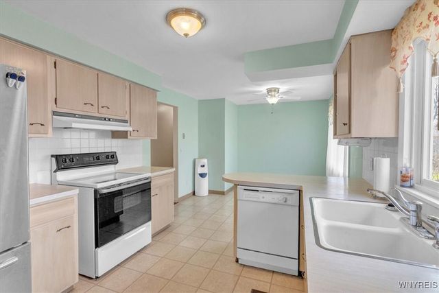 4567 Beach Ridge Road, Pendleton, NY 14094