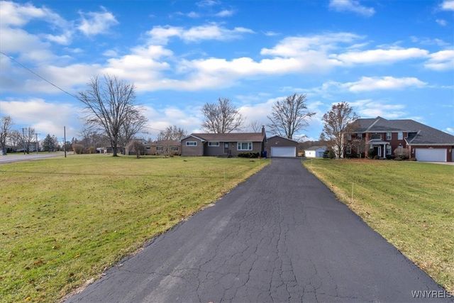 4567 Beach Ridge Road, Pendleton, NY 14094