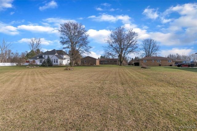 4567 Beach Ridge Road, Pendleton, NY 14094