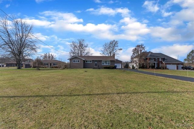 4567 Beach Ridge Road, Pendleton, NY 14094