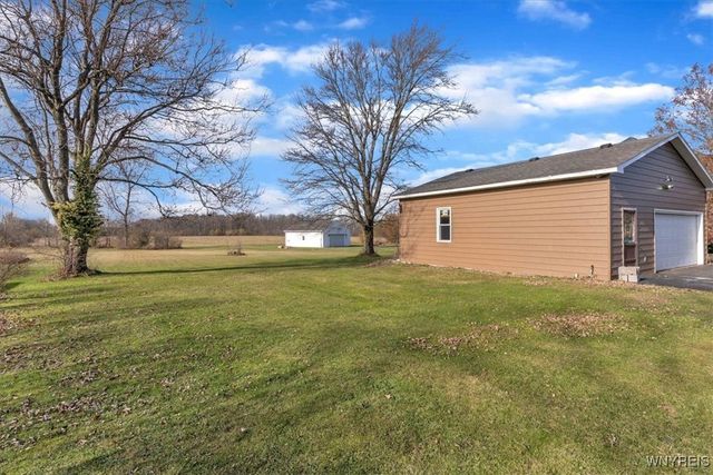 4567 Beach Ridge Road, Pendleton, NY 14094