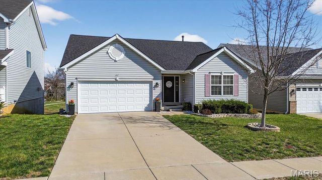 207 Bluestem Lane, O'fallon, MO 63366
