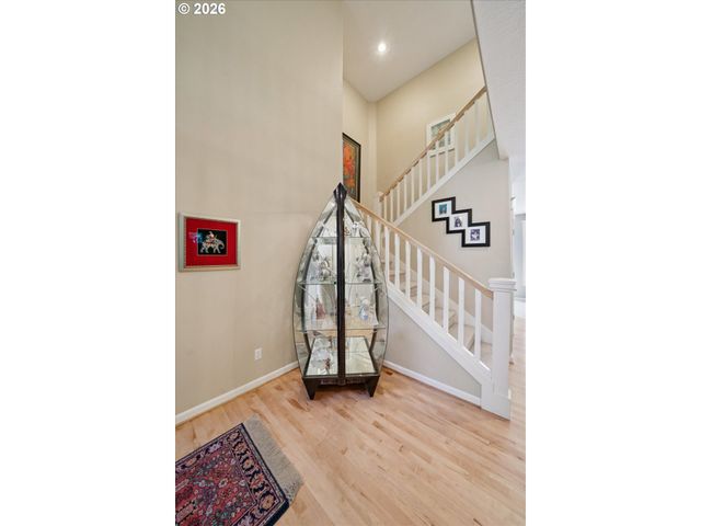 23060 BLAND Cir, West Linn, OR 97068