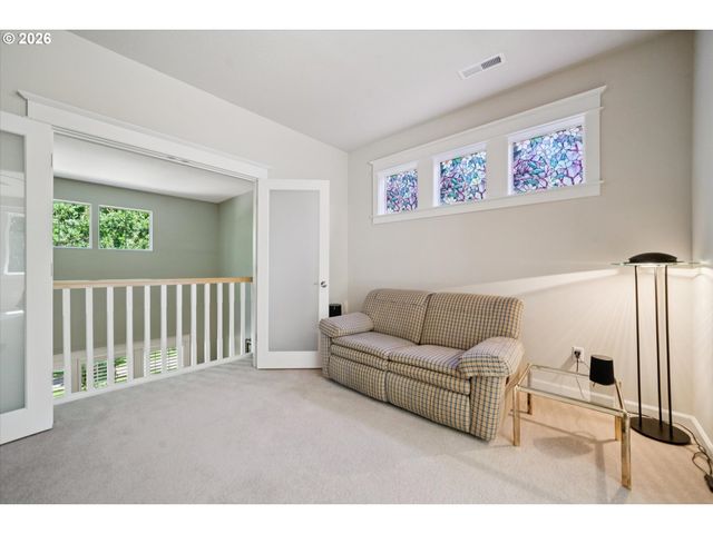 23060 BLAND Cir, West Linn, OR 97068
