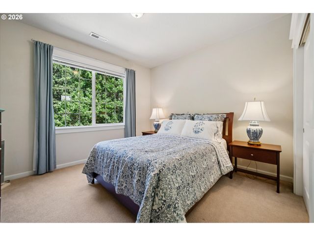 23060 BLAND Cir, West Linn, OR 97068