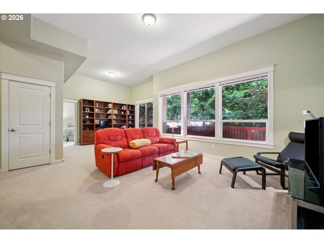 23060 BLAND Cir, West Linn, OR 97068