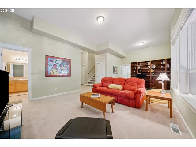 23060 BLAND Cir, West Linn, OR 97068