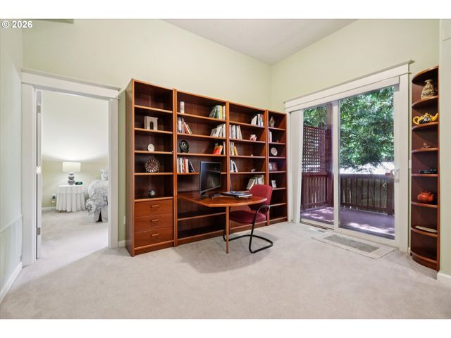 23060 BLAND Cir, West Linn, OR 97068