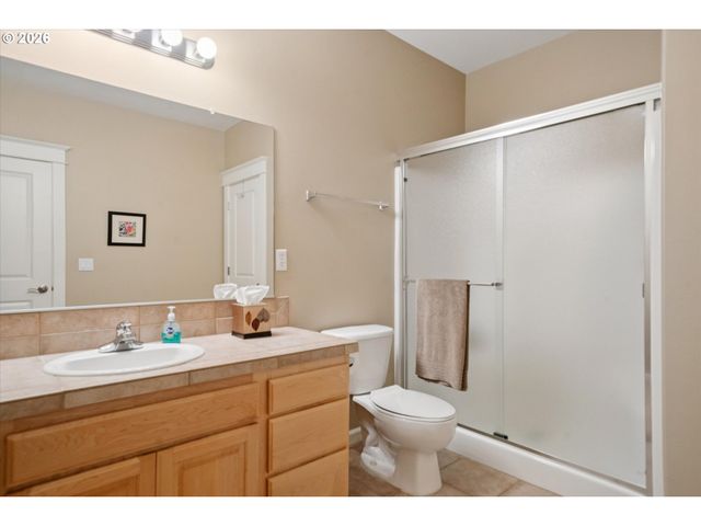 23060 BLAND Cir, West Linn, OR 97068